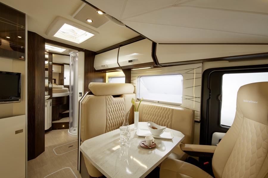 Интерьер Burstner Elegance i 745 G 2015 года  (фото 2 из 14)